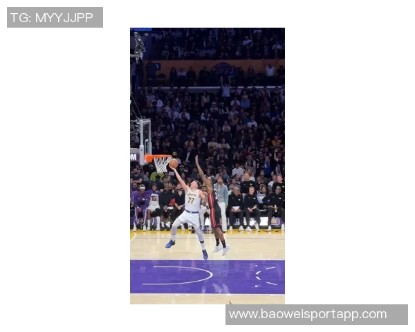 里夫斯点评东契奇扣篮表现称每次上篮都能轻松得分