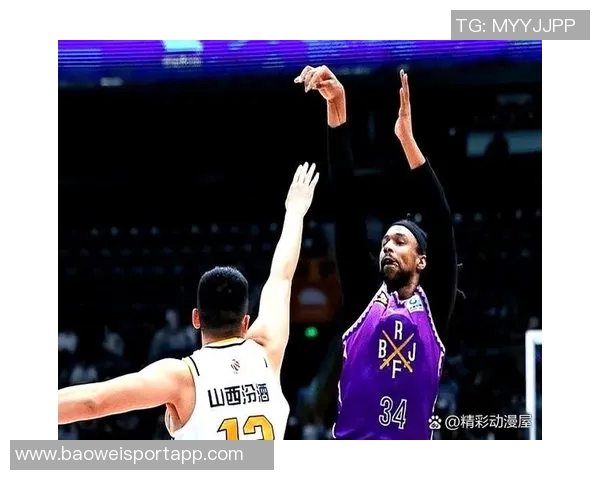 布克表现平平13投5中贡献21分8篮板6助攻罚球命中率高达818